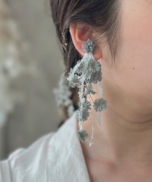 小さなお花のアシンメトリーイヤリング