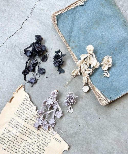 m.soeur(エムスール)の「小さなお花のアシンメトリーイヤリング(イヤリング・レディース・ラベンダー/ブラック/ホワイト・FREE)」の18枚目の写真