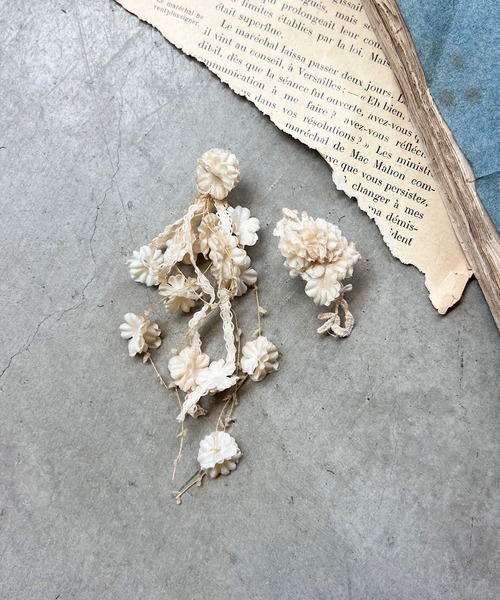 m.soeur(エムスール)の「小さなお花のアシンメトリーイヤリング(イヤリング・レディース・ラベンダー/ブラック/ホワイト・FREE)」の12枚目の写真