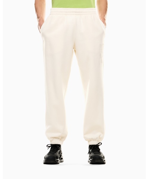 EMPORIO ARMANI EA7（エンポリオアルマーニイーエーセブン）の「【エンポリオ アルマーニ EA7】Visibility ジョガーパンツ コットン混紡（チノパンツ・メンズ・ネイビー/ブラック×ホワイト/オフホワイト・SMALL/MEDIUM/LARGE/X-LARGE/X-SMALL）」の2枚目の写真