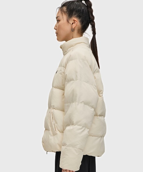 FRED PERRY（フレッドペリー）の「Raglan Sleeve Padded Jacket／ラグランスリーブ中綿ジャケット（ダウンジャケット/コート・レディース・オフホワイト/ブラック・10/8）」の3枚目の写真