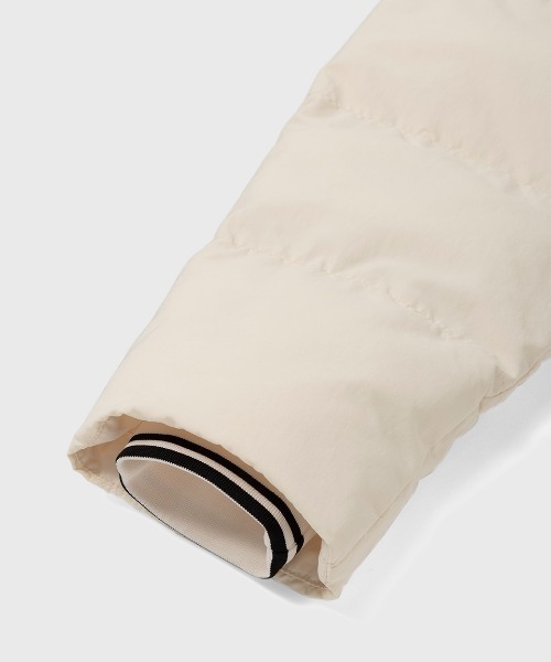 FRED PERRY（フレッドペリー）の「Raglan Sleeve Padded Jacket／ラグランスリーブ中綿ジャケット（ダウンジャケット/コート・レディース・オフホワイト/ブラック・10/8）」の15枚目の写真