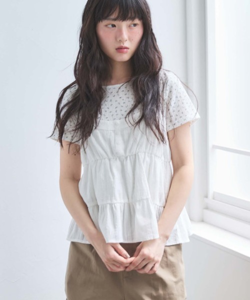 archives（アルシーヴ）の「花柄針抜きカットＴＯＰＳ×からみ刺繍フレアキャミＳＥＴ（アンサンブル・レディース・ネイビー/オフホワイト/グレー・MEDIUM）」の4枚目の写真