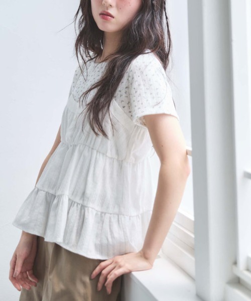 archives（アルシーヴ）の「花柄針抜きカットＴＯＰＳ×からみ刺繍フレアキャミＳＥＴ（アンサンブル・レディース・ネイビー/オフホワイト/グレー・MEDIUM）」の7枚目の写真
