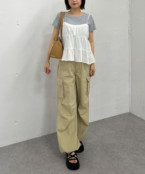 archives（アルシーヴ）の「花柄針抜きカットＴＯＰＳ×からみ刺繍フレアキャミＳＥＴ（アンサンブル・レディース・ネイビー/オフホワイト/グレー・MEDIUM）」の19枚目の写真