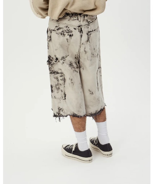 DISCOVERED(ディスカバード)の「DISCOVERED BLEACH HAKAMA SHORTS(デニムパンツ・メンズ・ホワイト/ブラック・1/3)」の7枚目の写真