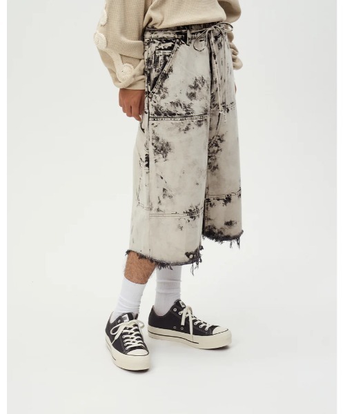 DISCOVERED(ディスカバード)の「DISCOVERED BLEACH HAKAMA SHORTS(デニムパンツ・メンズ・ホワイト/ブラック・1/3)」の6枚目の写真