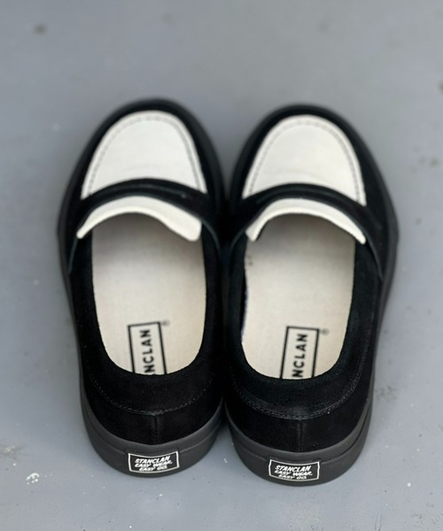 STANCLAN（スタンクラン）の「【STANCLAN】PENNY Suede Black X White（スリッポン・メンズ・ブラック×ホワイト・26.5/27.5/24.5/23.5/27/28/24）」の3枚目の写真