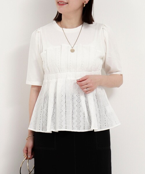 MICO COULIER（ミコクリエ）の「エンブロイダリークロスブラウス（Tシャツ/カットソー・レディース・チャコールグレー/オフホワイト・38）」の4枚目の写真