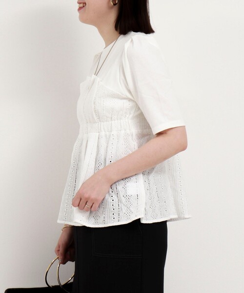 MICO COULIER（ミコクリエ）の「エンブロイダリークロスブラウス（Tシャツ/カットソー・レディース・チャコールグレー/オフホワイト・38）」の6枚目の写真