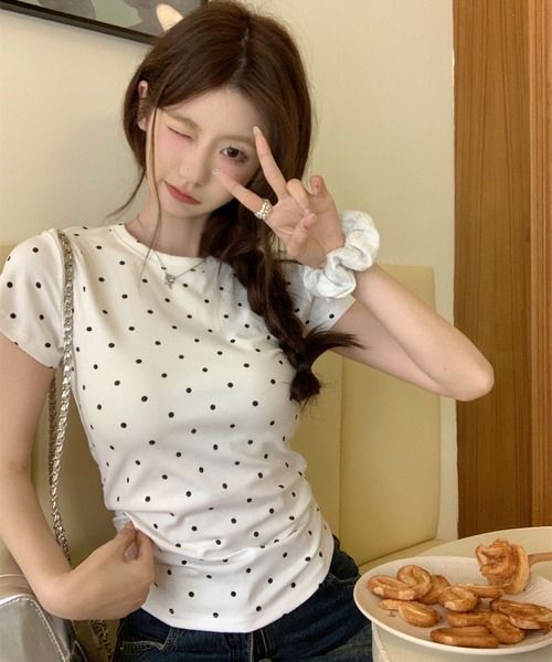 Doula Doula（ドゥーラドゥーラ）の「クルーネックドットTシャツ（Tシャツ/カットソー・レディース・ブラック/ホワイト/グレー・L/M/S）」の4枚目の写真