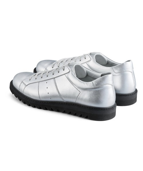 THE ONITSUKA(ジオニツカ)の「【THE ONITSUKA】COURT-T / コート ティ(ドレスシューズ・レディース・シルバー系その他・23/23.5/24/24.5/25/26/26.5/27/27.5/28/25.5)」の6枚目の写真