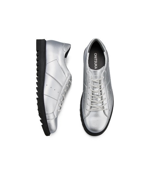 THE ONITSUKA(ジオニツカ)の「【THE ONITSUKA】COURT-T / コート ティ(ドレスシューズ・レディース・シルバー系その他・23/23.5/24/24.5/25/26/26.5/27/27.5/28/25.5)」の3枚目の写真