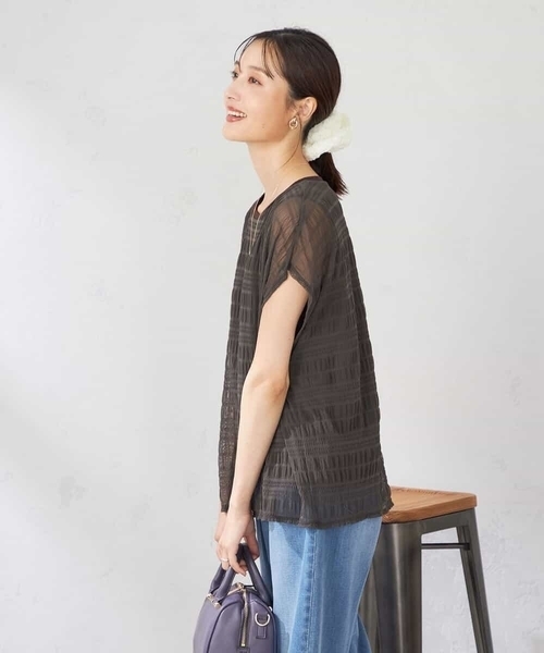 a.v.v(アーヴェヴェ)の「マジョリカプリーツトップス(Tシャツ/カットソー・レディース・アイボリー/ブラウン・36/38/40)」の9枚目の写真