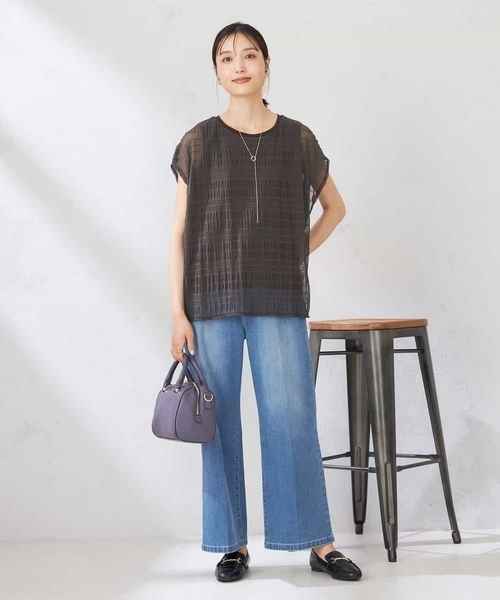 a.v.v(アーヴェヴェ)の「マジョリカプリーツトップス(Tシャツ/カットソー・レディース・アイボリー/ブラウン・36/38/40)」の10枚目の写真