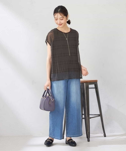 a.v.v(アーヴェヴェ)の「マジョリカプリーツトップス(Tシャツ/カットソー・レディース・アイボリー/ブラウン・36/38/40)」の11枚目の写真