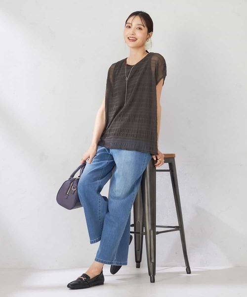 a.v.v(アーヴェヴェ)の「マジョリカプリーツトップス(Tシャツ/カットソー・レディース・アイボリー/ブラウン・36/38/40)」の14枚目の写真