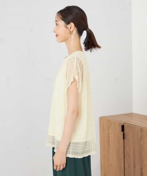 a.v.v(アーヴェヴェ)の「マジョリカプリーツトップス(Tシャツ/カットソー・レディース・アイボリー/ブラウン・36/38/40)」の16枚目の写真