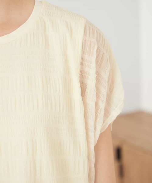 a.v.v(アーヴェヴェ)の「マジョリカプリーツトップス(Tシャツ/カットソー・レディース・アイボリー/ブラウン・36/38/40)」の21枚目の写真