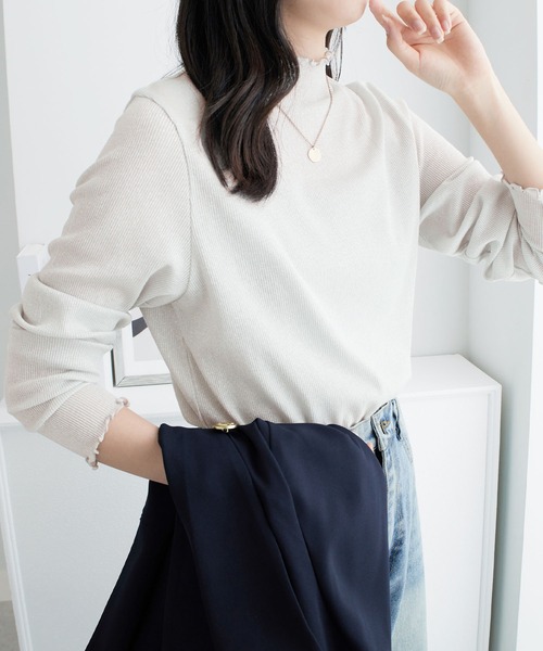 Viola e Viola(ヴィオラエヴィオラ)の「ラメ入りテレコリブプチハイメローカットソー(Tシャツ/カットソー・レディース・シルバーグレー/ブラック/ベージュ・L/M/LL)」の5枚目の写真