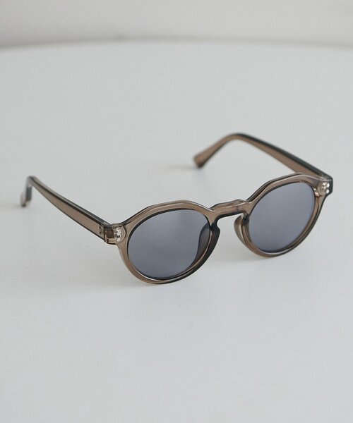 DISCOAT(ディスコート)の「【ユニセックス】ボストンクリアフレームサングラス(サングラス・レディース・ダークブルー/ブラウン/グリーン・FREE)」の3枚目の写真