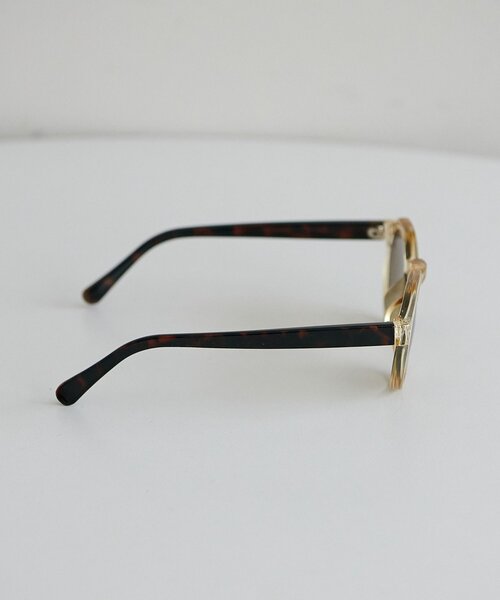 DISCOAT(ディスコート)の「【ユニセックス】ボストンクリアフレームサングラス(サングラス・レディース・ダークブルー/ブラウン/グリーン・FREE)」の8枚目の写真