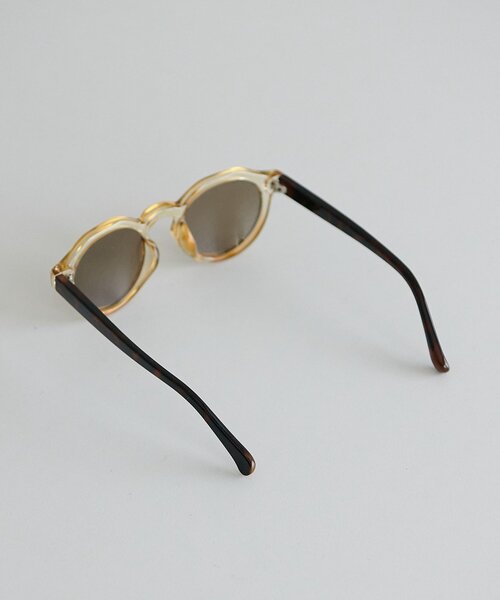 DISCOAT(ディスコート)の「【ユニセックス】ボストンクリアフレームサングラス(サングラス・レディース・ダークブルー/ブラウン/グリーン・FREE)」の4枚目の写真