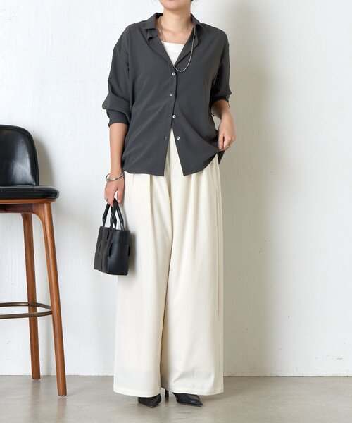 Jena espace merveilleux（ジェナ　エスパスメルヴェイユ）の「トロミバッククロスシャツ（シャツ/ブラウス・レディース・ベージュ/ライトグレー/チャコールグレー・FREE）」の14枚目の写真