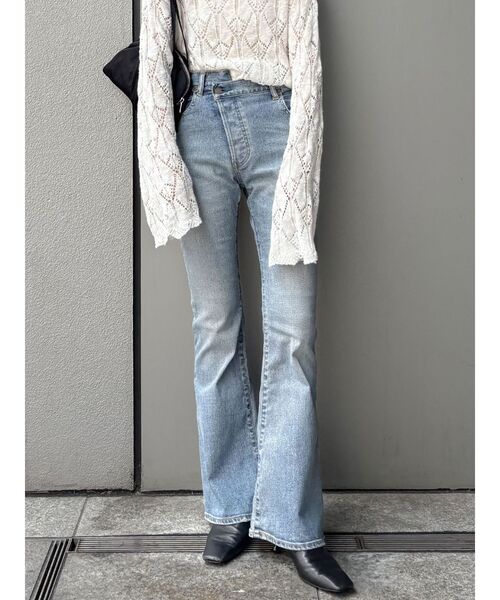 Ungrid(アングリッド)の「ハイウエストストレッチフィットフレアデニム(デニムパンツ・レディース・ブルー/ブラック・24inch/25inch/26inch)」の3枚目の写真