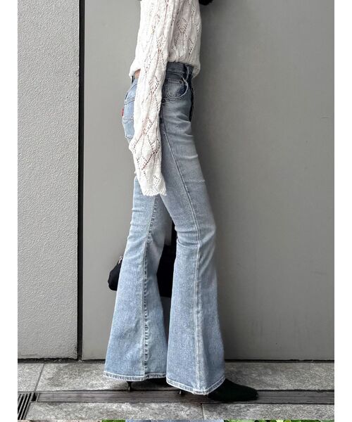 Ungrid(アングリッド)の「ハイウエストストレッチフィットフレアデニム(デニムパンツ・レディース・ブルー/ブラック・24inch/25inch/26inch)」の4枚目の写真