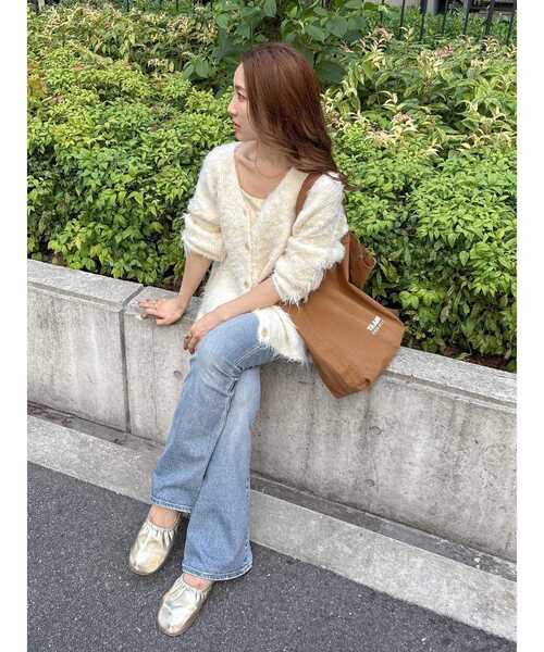 Ungrid(アングリッド)の「ハイウエストストレッチフィットフレアデニム(デニムパンツ・レディース・ブルー/ブラック・24inch/25inch/26inch)」の16枚目の写真