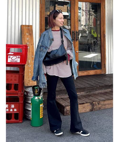 Ungrid(アングリッド)の「ハイウエストストレッチフィットフレアデニム(デニムパンツ・レディース・ブルー/ブラック・24inch/25inch/26inch)」の21枚目の写真