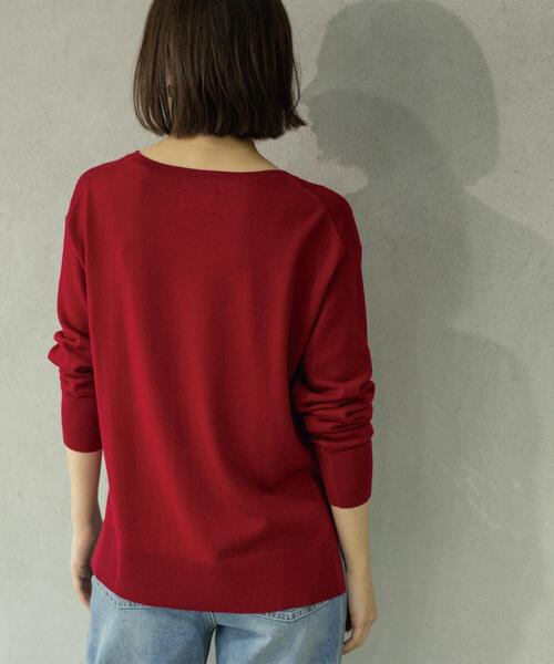 OPAQUE.CLIP（オペークドットクリップ）の「ボートネックニット/エクストラファインメリノウール【THEシリーズ/洗濯機OK】（ニット/セーター・レディース・グレー/ブルー系その他7/ブラック/ホワイト/グリーン/ワインレッド/キャメル/パープル・36/38/40/34/42）」の18枚目の写真