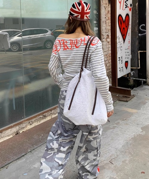.KOM(ドットコム)の「A'GEM/9 × .kom 『.KOM/ドットケーオーエム』Y2KグランジボーダーオフショルロンTEE(Tシャツ/カットソー・レディース・グレー/ブラック・M)」の11枚目の写真