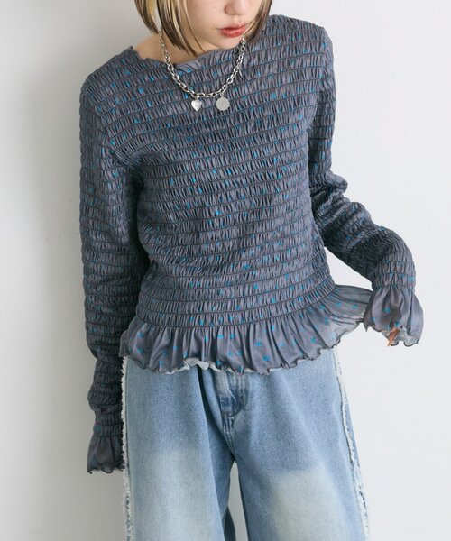 w closet(ダブルクローゼット)の「【25AW】柄シャーリングプルオーバー(Tシャツ/カットソー・レディース・チャコールグレー/ブラウン/グリーン/アイボリー・FREE)」の3枚目の写真