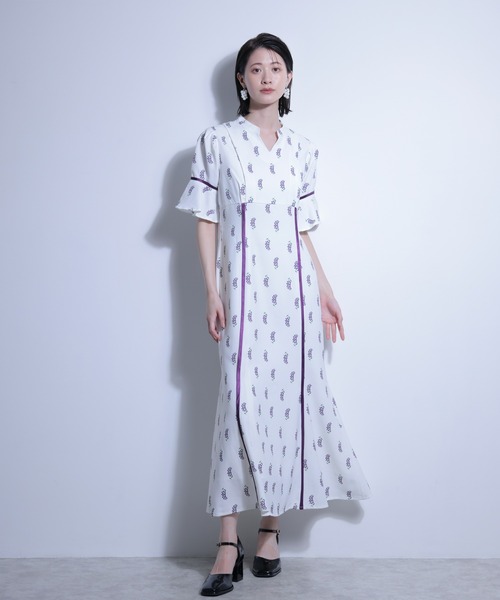 FLANEEK.(フラニーク)の「花柄プリントワンピース(ワンピース・レディース・ホワイト/ネイビー・S/M)」の12枚目の写真