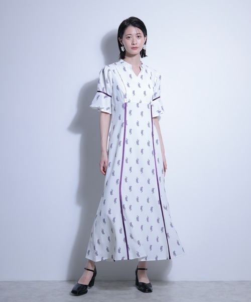 FLANEEK.(フラニーク)の「花柄プリントワンピース(ワンピース・レディース・ホワイト/ネイビー・S/M)」の15枚目の写真