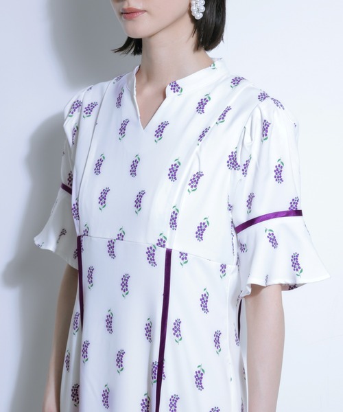 FLANEEK.(フラニーク)の「花柄プリントワンピース(ワンピース・レディース・ホワイト/ネイビー・S/M)」の22枚目の写真
