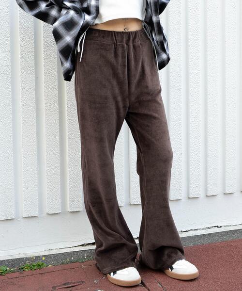 WEGO（ウィゴー）の「WEGO/ベロアフレアパンツ（その他パンツ・レディース・ブラック/ブラウン・FREE）」の2枚目の写真