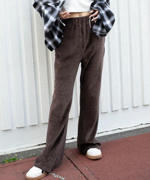 WEGO（ウィゴー）の「WEGO/ベロアフレアパンツ（その他パンツ・レディース・ブラック/ブラウン・FREE）」の3枚目の写真