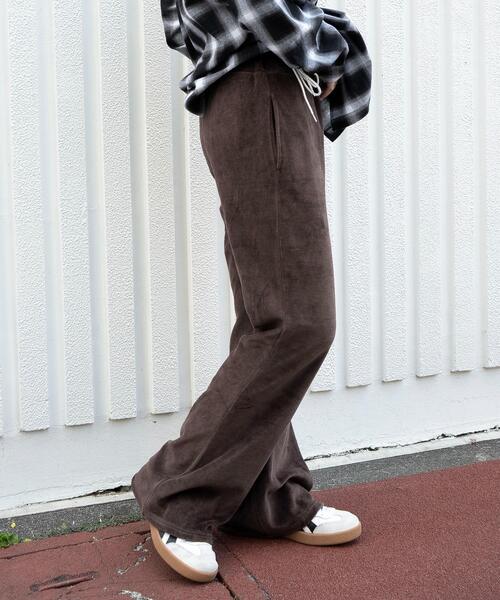 WEGO（ウィゴー）の「WEGO/ベロアフレアパンツ（その他パンツ・レディース・ブラック/ブラウン・FREE）」の5枚目の写真