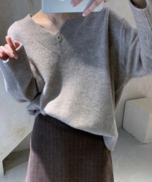 Vネックニット