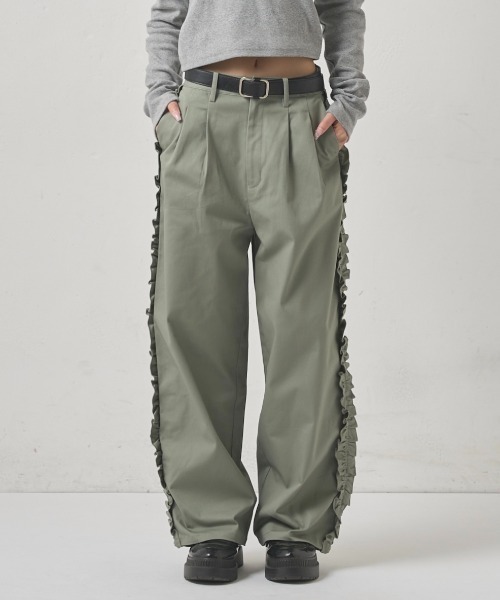 WHO'S WHO gallery（フーズフーギャラリー）の「サイドフリルラインチノパンツ（チノパンツ・レディース・ライトグリーン/ネイビー・マルチサイズ）」の10枚目の写真