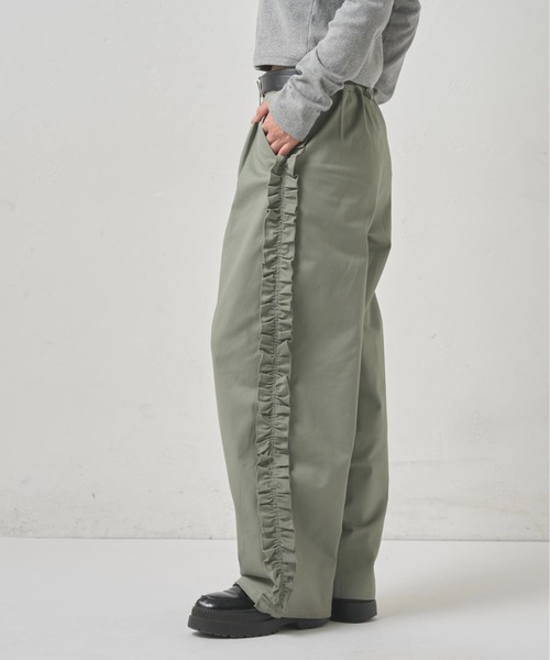 WHO'S WHO gallery（フーズフーギャラリー）の「サイドフリルラインチノパンツ（チノパンツ・レディース・ライトグリーン/ネイビー・マルチサイズ）」の9枚目の写真