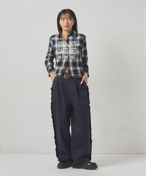 WHO'S WHO gallery（フーズフーギャラリー）の「サイドフリルラインチノパンツ（チノパンツ・レディース・ライトグリーン/ネイビー・マルチサイズ）」の5枚目の写真