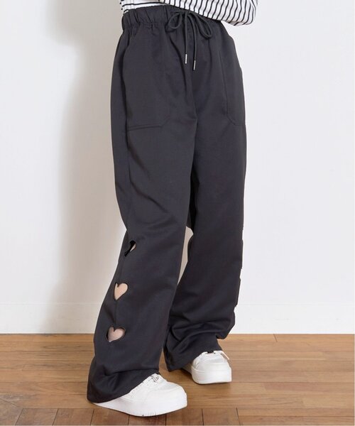 LOVETOXIC(ラブトキシック)の「着映えくり抜きモチーフパンツ(カーゴパンツ・キッズ・アイボリー/ブラック・S:140cm/M:150cm/L:160cm/130cm)」の6枚目の写真