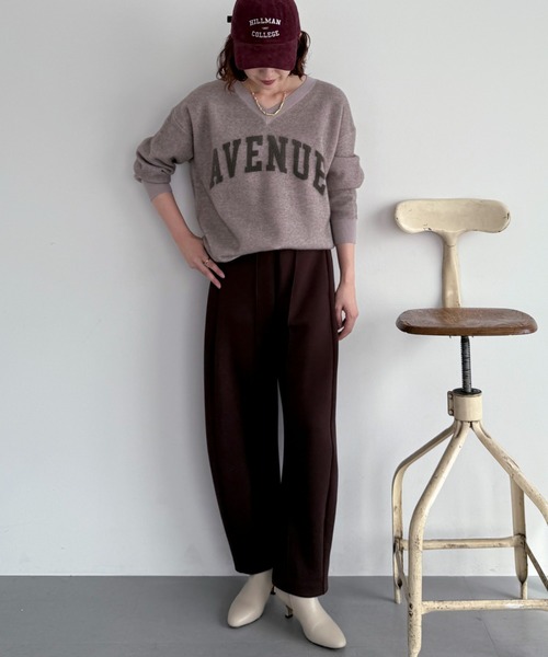 Doux archives(ドゥアルシーヴ)の「アーチロゴシャギーニット(ニット/セーター・レディース・チャコールグレー/レッド/グレイッシュベージュ・FREE)」の5枚目の写真