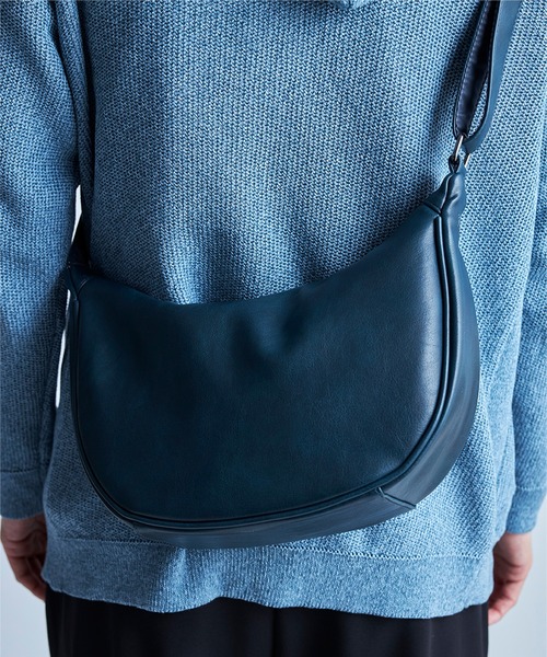 UNION STATION（ユニオンステーション）の「【fulcro】ショルダーバッグアーチS（ショルダーバッグ・メンズ・ブラック/ブラウン/アイボリー/グレイッシュベージュ/ネイビー・7）」の15枚目の写真