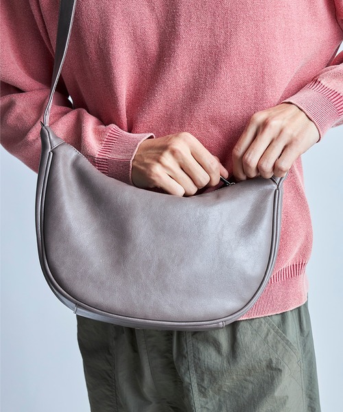 UNION STATION（ユニオンステーション）の「【fulcro】ショルダーバッグアーチS（ショルダーバッグ・メンズ・ブラック/ブラウン/アイボリー/グレイッシュベージュ/ネイビー・7）」の11枚目の写真