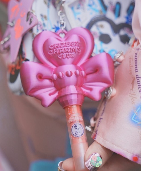 Magical Lip Wand Magenta Spell（チャーム）｜Y2K SYNAPSE FACTORY